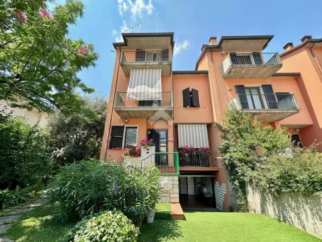 Villa a schiera in Viale dello Sport 54, Castelgomberto - Foto 1