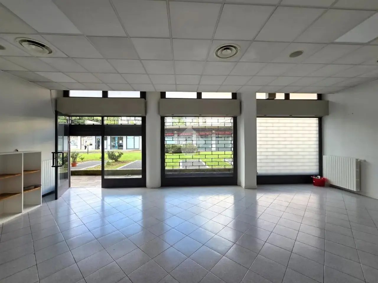 Negozio in Via Vittorio Gasparini, Bergamo, {3} - Foto 1