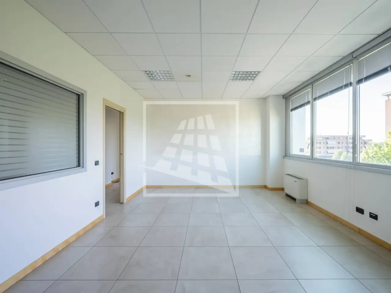 Ufficio in Viale Rodolfo Morandi 47, Reggio nell'Emilia, {3} - Foto 1