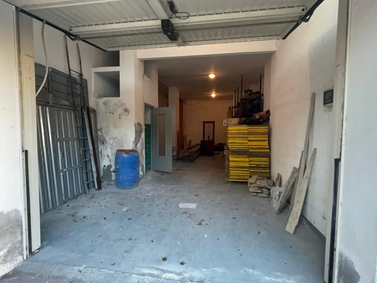 Parcheggio chiuso in Via Francesco Mignone, Savona, {3} - Foto 1