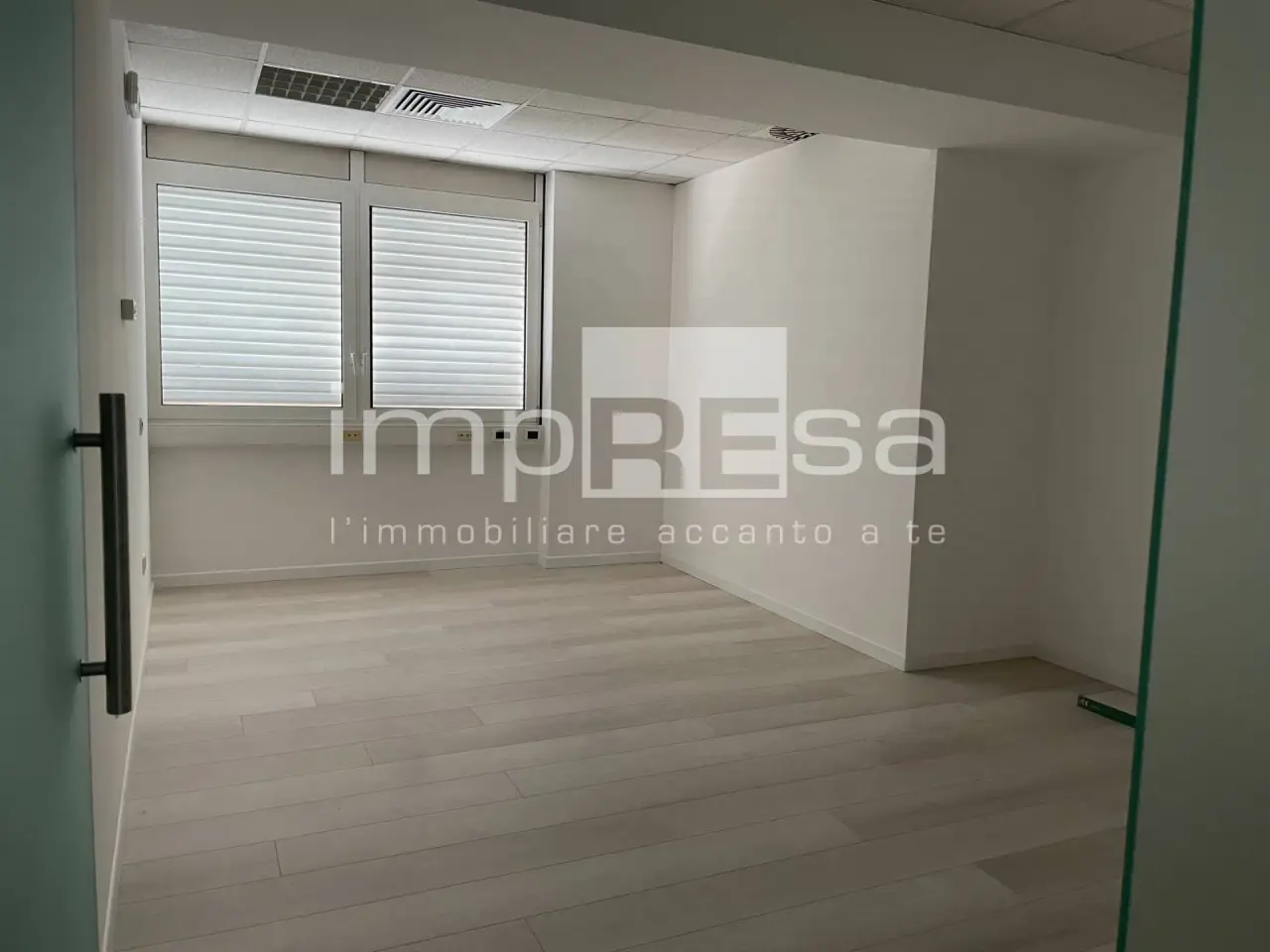 Ufficio in Viale della Repubblica, Villorba, {3} - Foto 2