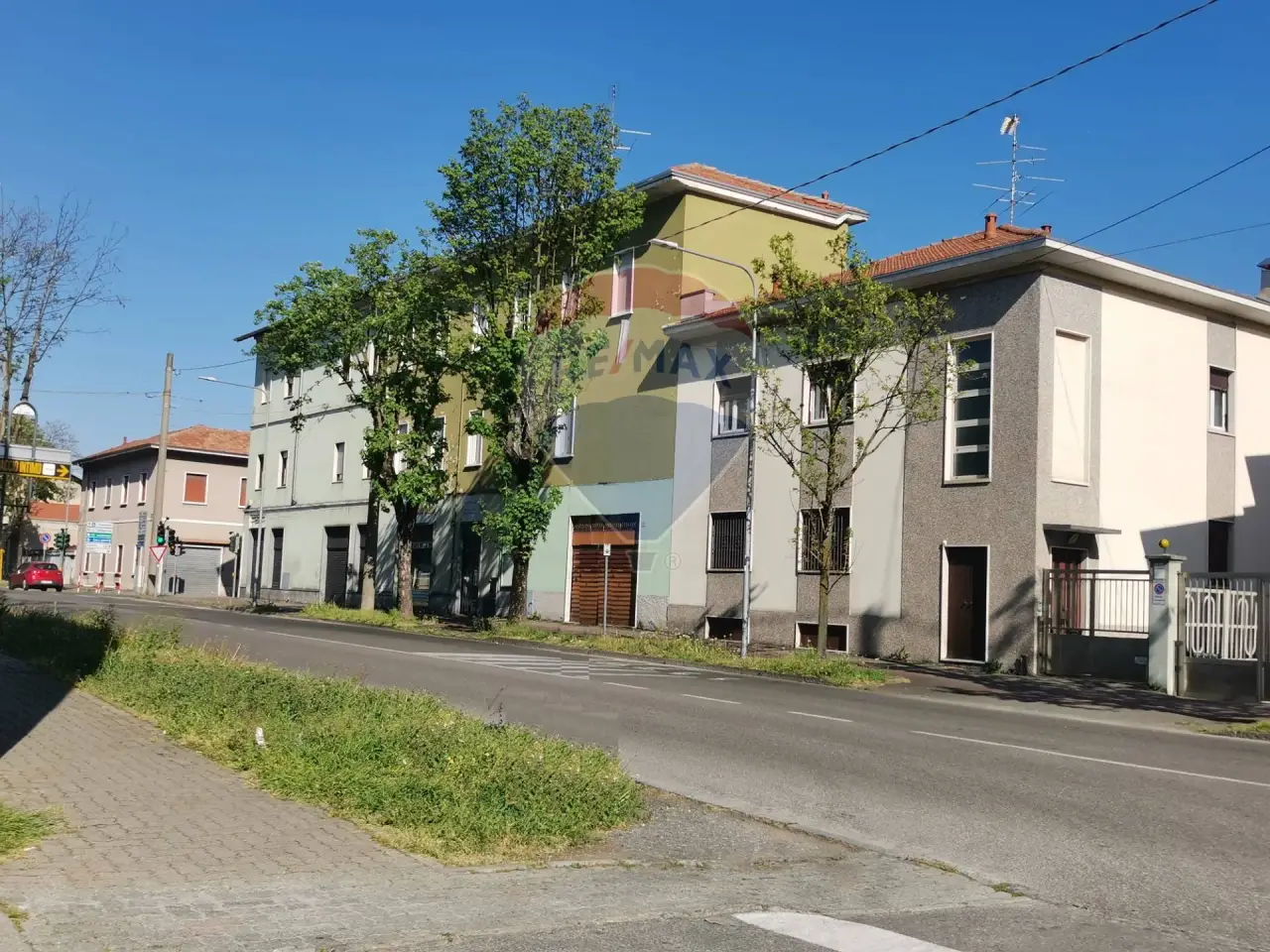 Negozio in Viale Trentino 1, Busto Arsizio, {3} - Foto 1
