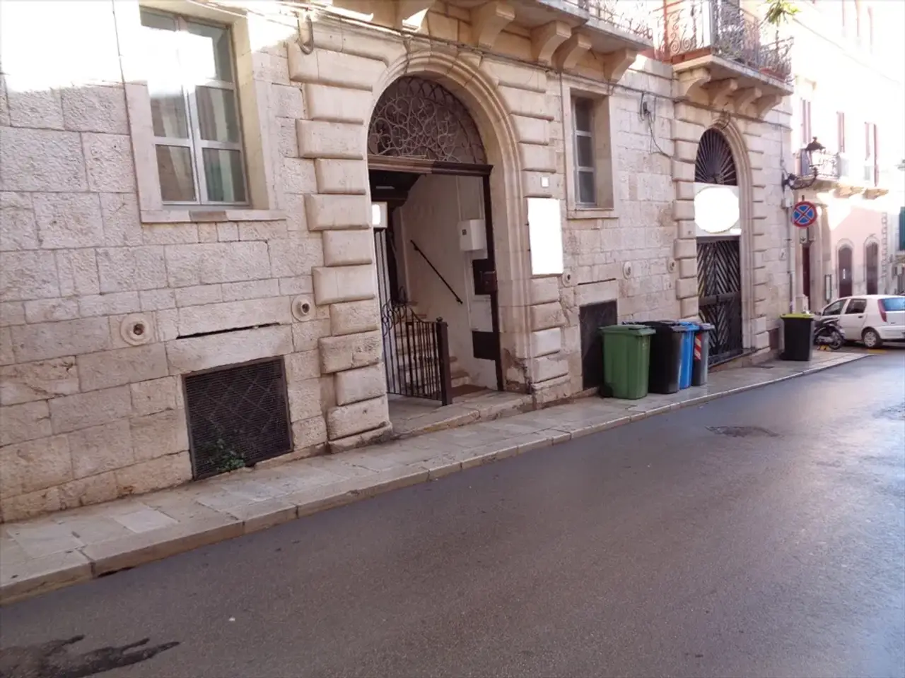 Locale commerciale in Via Aldo Moro, Palo Del Colle, {3} - Foto 1