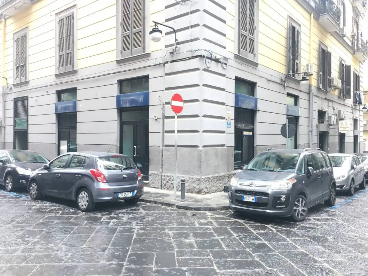 Locale commerciale in Via Giovanni Manna, Napoli, Napoli, {3} - Foto 1