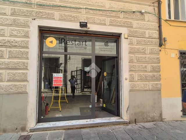 Negozio in Via Mazzini 89, Sarzana - Foto 1