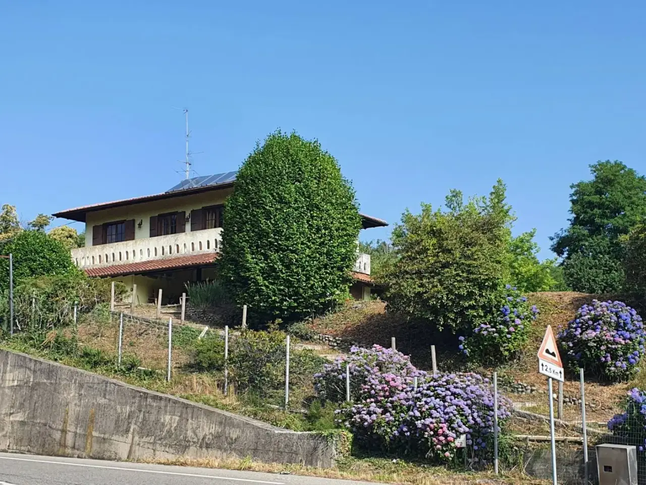 Locale commerciale in Via Borgomanero 13, Comignago, {3} - Foto 1