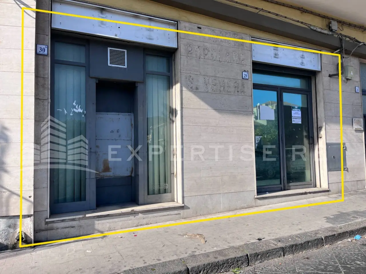 Negozio in Piano Umberto 29, Aci Catena, {3} - Foto 1