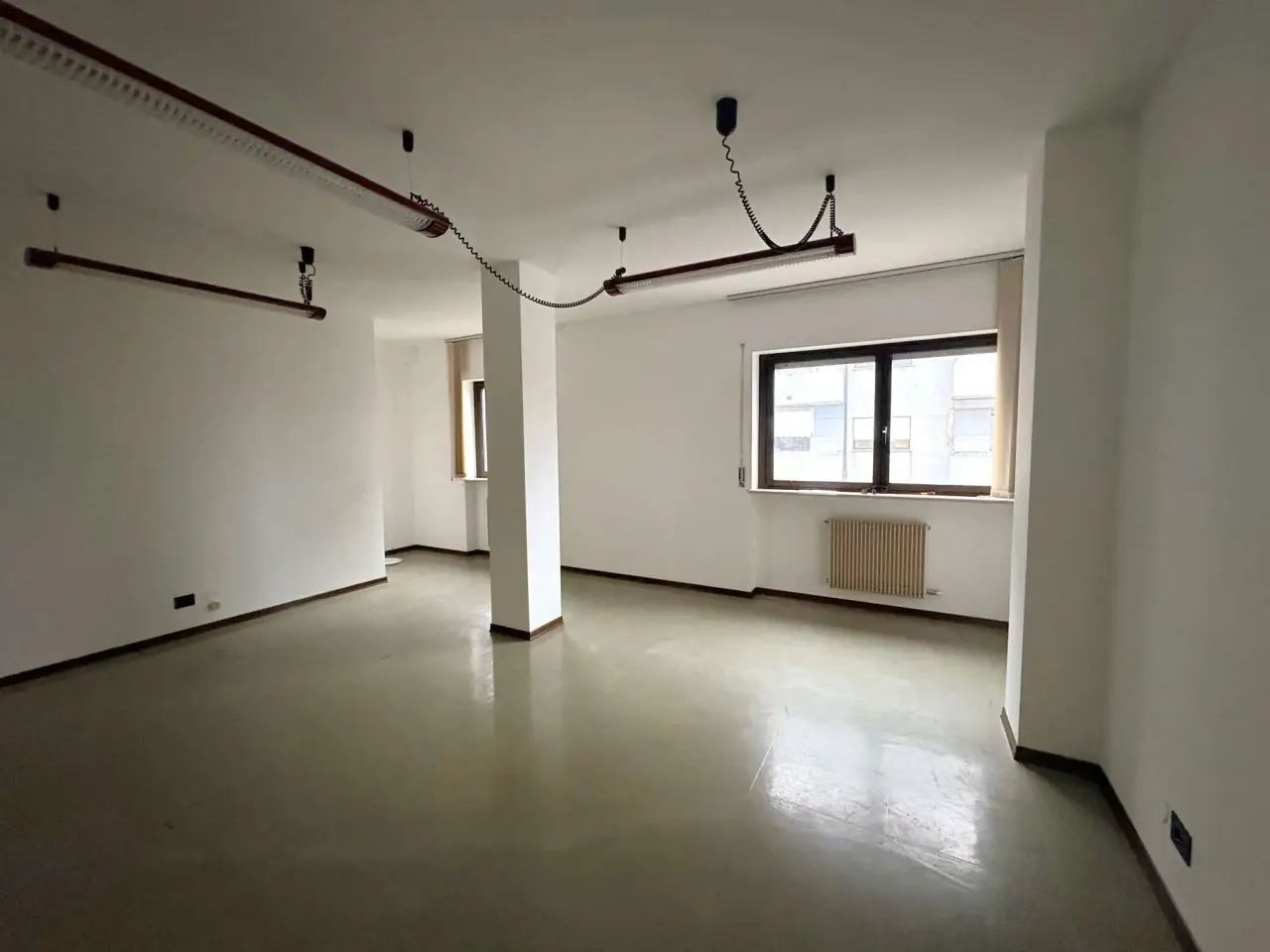 Ufficio in Viale Vittorio Emanuele, Vittorio Veneto, {3} - Foto 1
