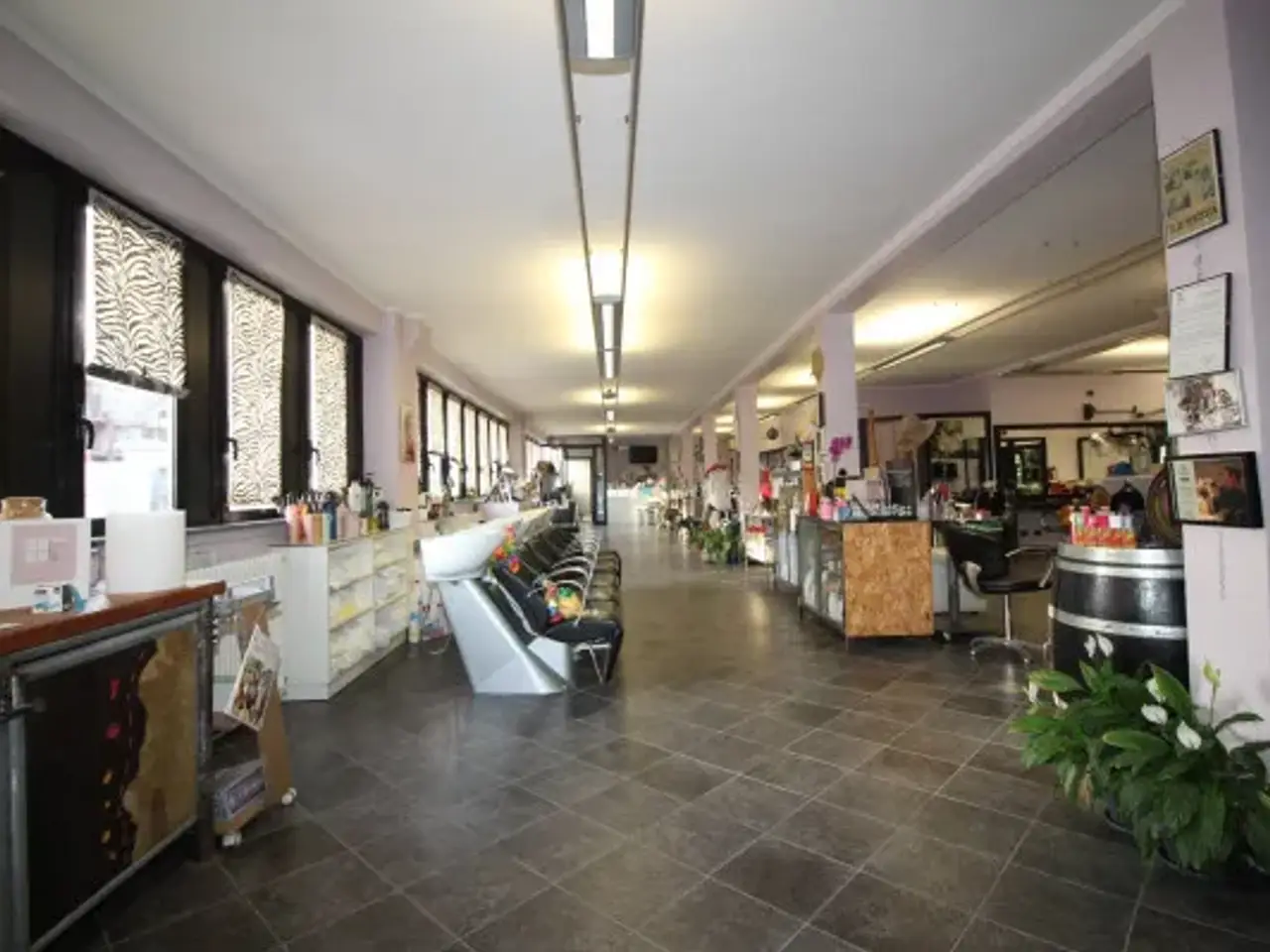 Negozio in Via Caduti sul Lavoro 12, Vercelli, {3} - Foto 1