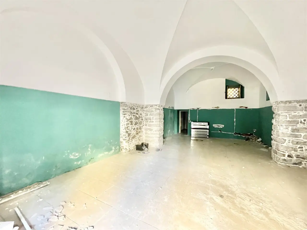 Negozio in Via Vittorio Emanuele, Paterno', {3} - Foto 2