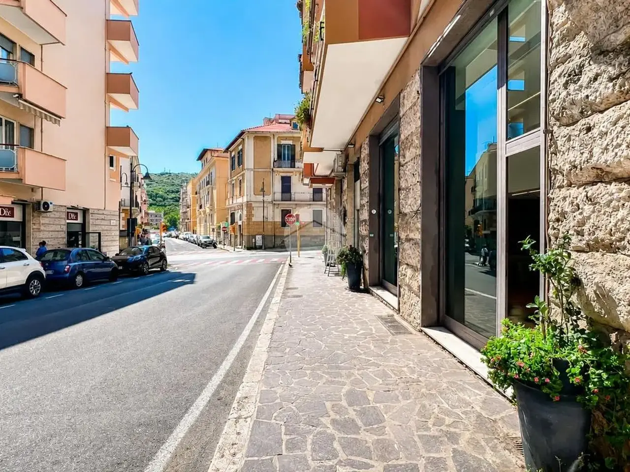 Negozio in Via Europa 7, Gaeta, {3} - Foto 1