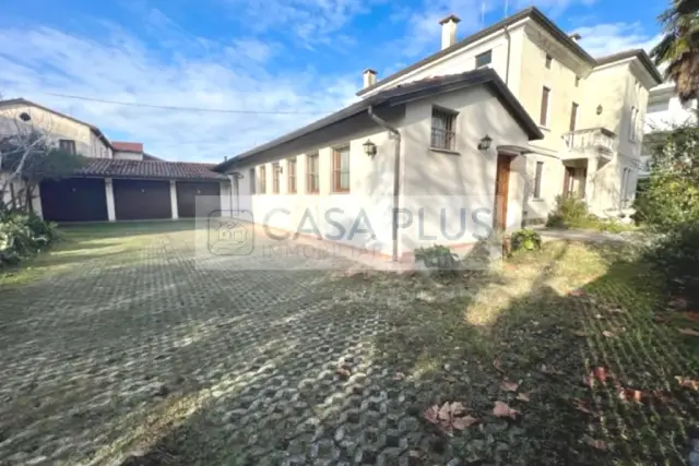 Villa in Via Velo 31, Bassano del Grappa - Foto 1