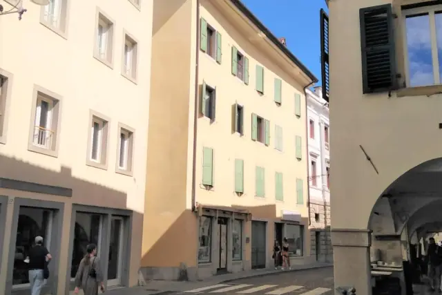 Vierzimmerwohnung in Via Gemona 30, Udine - Foto 1