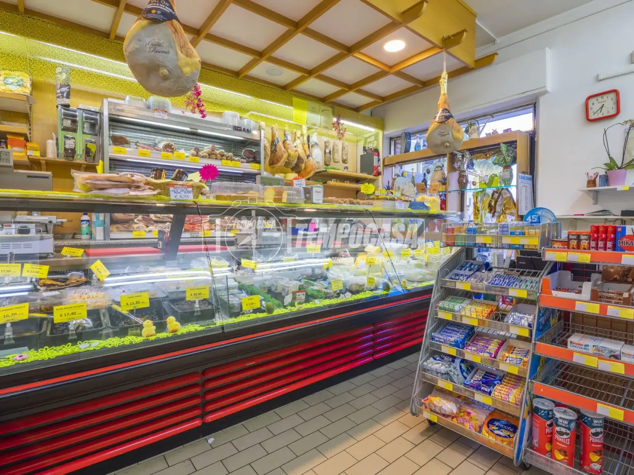 Supermercato in Strada Cluentina, Macerata, {3} - Foto 1