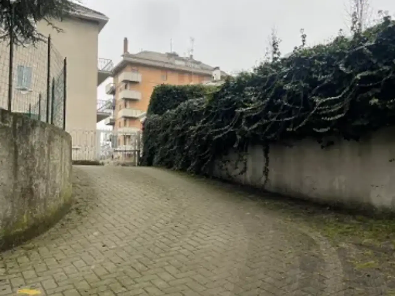 Parcheggio chiuso in Via Giovanni XXIII 17, Parma, {3} - Foto 1