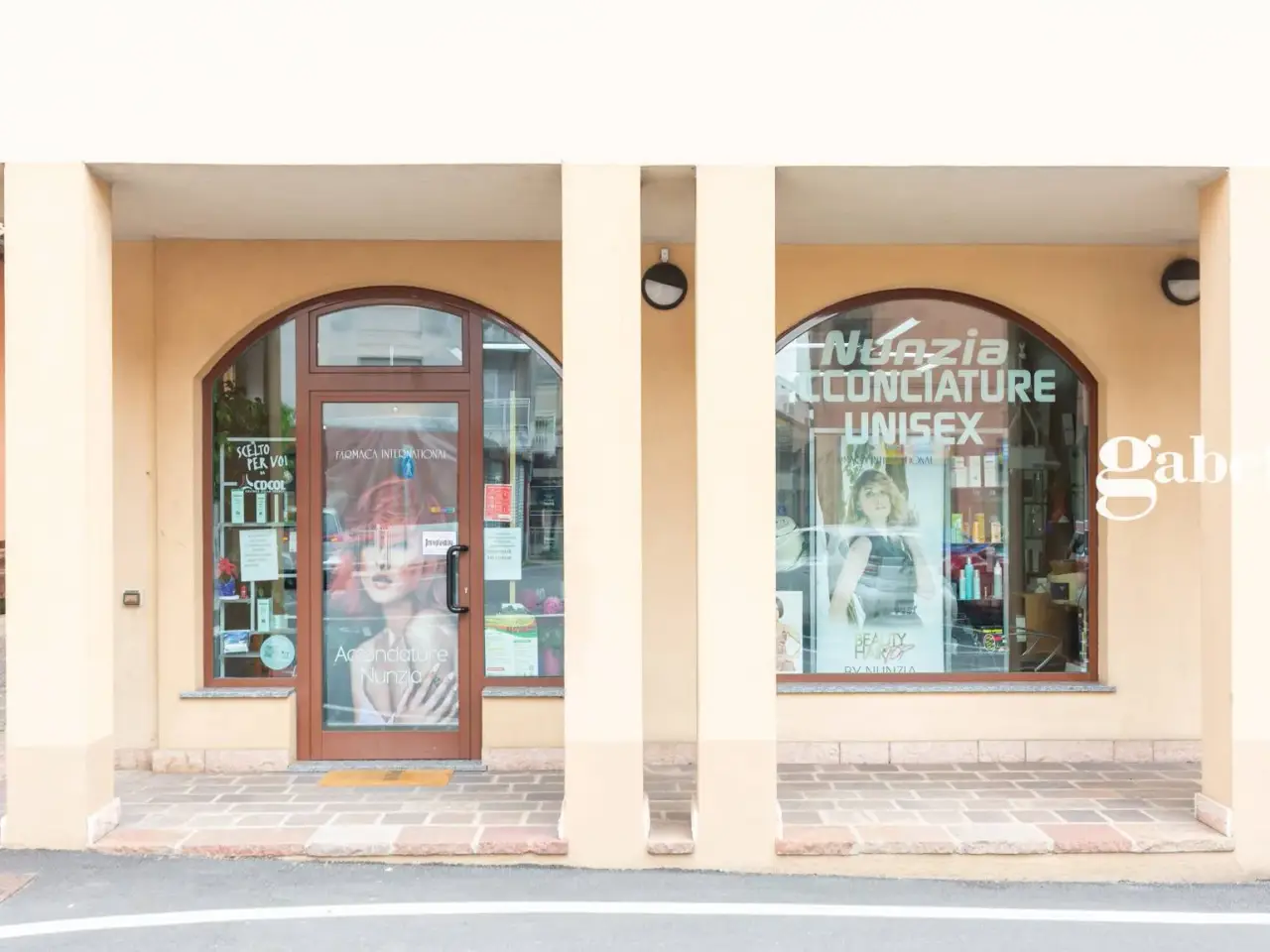 Esercizio commerciale in Via Montello 5c, Bernareggio, {3} - Foto 1