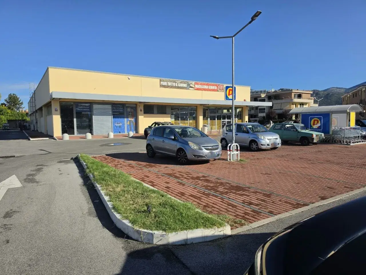 Negozio in Via delle Rose 1, Sermoneta, {3} - Foto 2
