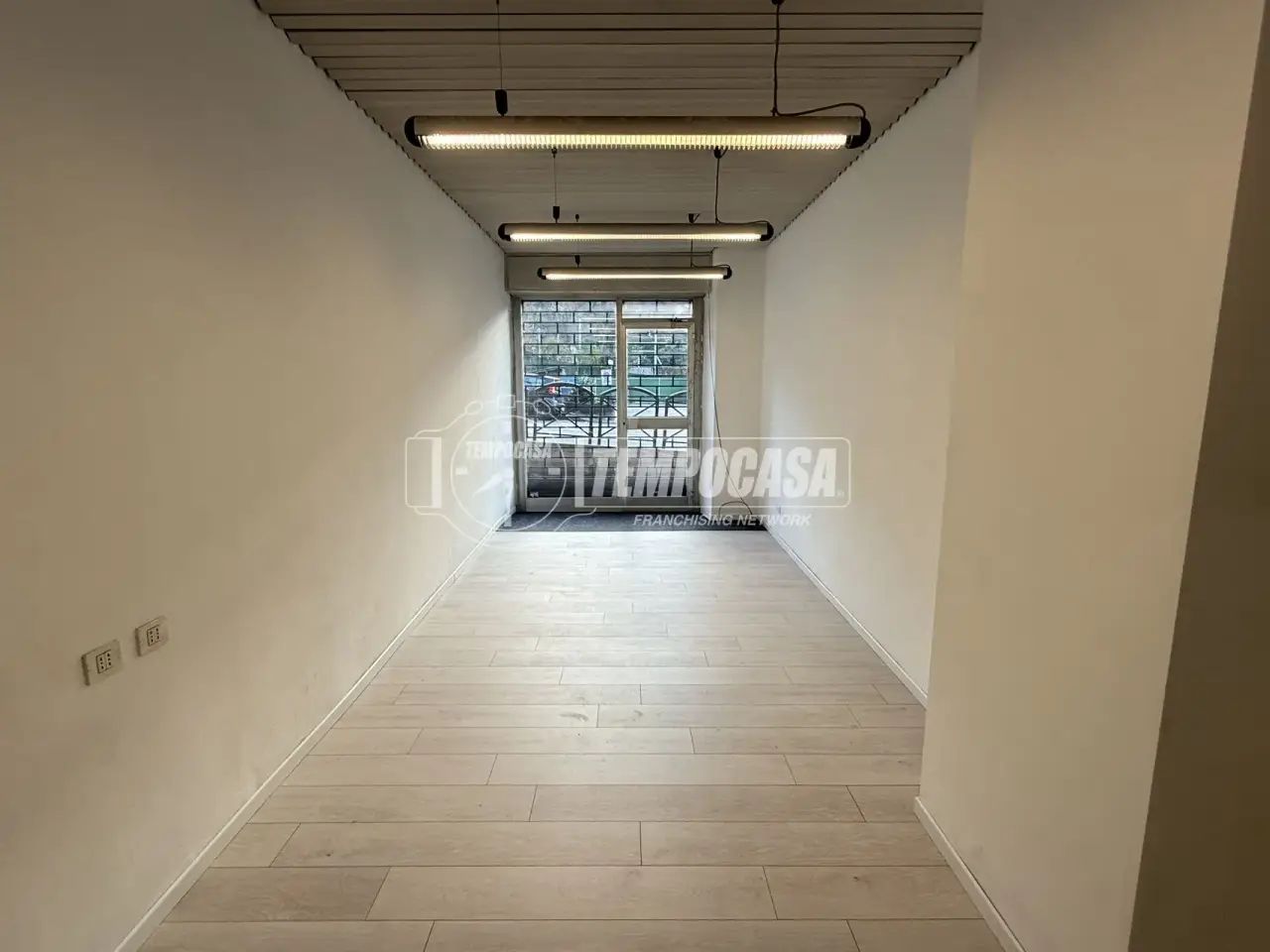 Negozio in Via Bellinzona 256, Como, {3} - Foto 1