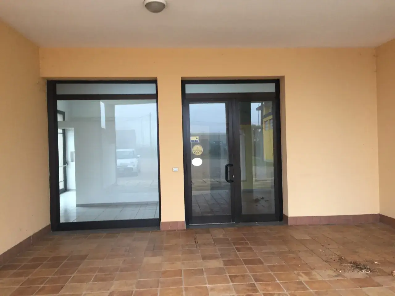 Negozio in Via Borgo Botteghe, Piove di Sacco, {3} - Foto 1
