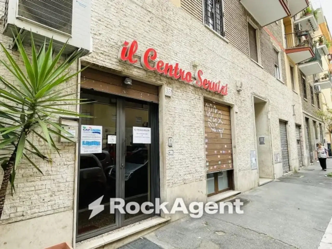 Negozio in Via Ruggero d'Altavilla 35, Roma, {3} - Foto 2
