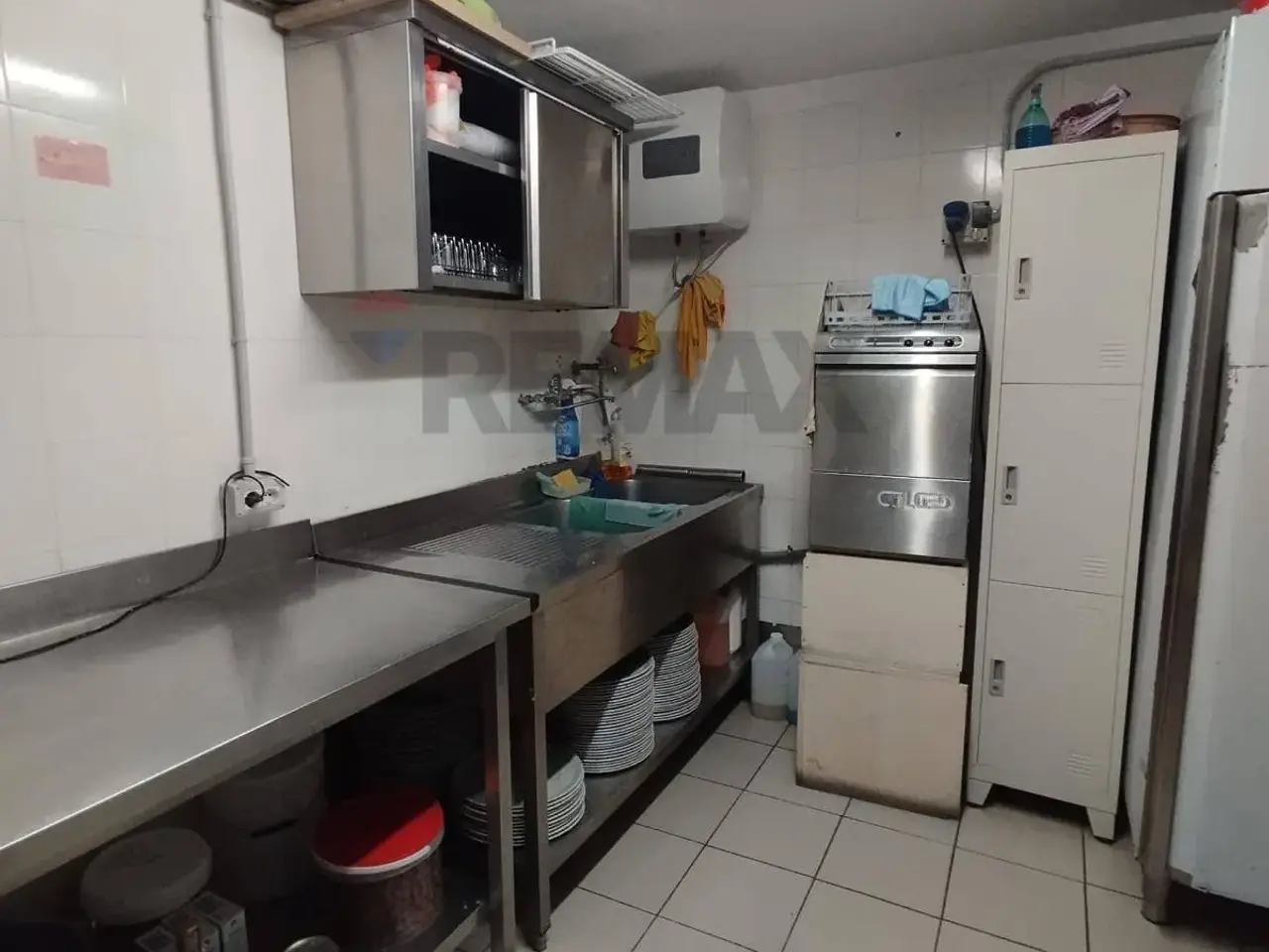 Esercizio commerciale in , Formia, {3} - Foto 1