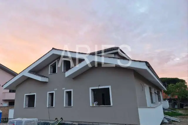 Terraced house in Via Pasquale Cicatiello, Fiumicino - Photo 1