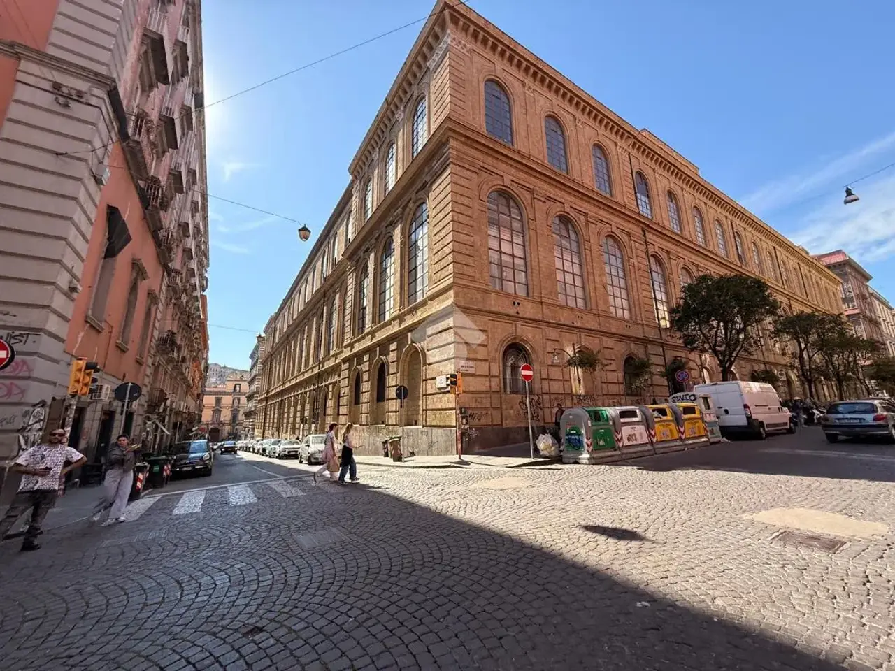 Negozio in Via della Sapienza 15, Napoli, {3} - Foto 1