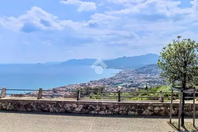 Terreno agricolo in Via Barilli, Finale Ligure - Foto 1