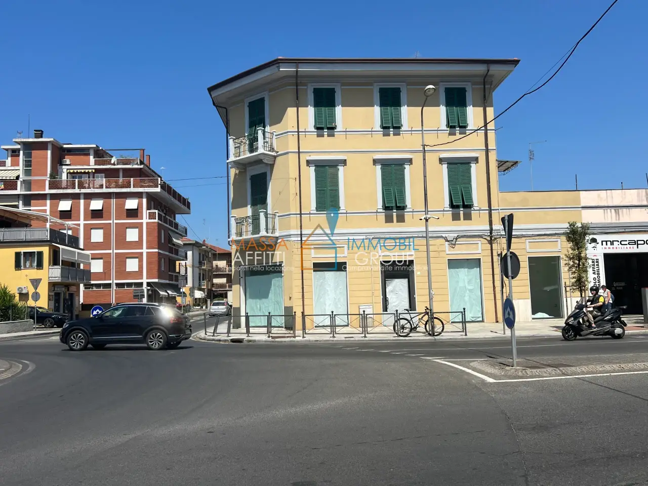 Negozio in Viale XX Settembre 199, Carrara, {3} - Foto 2