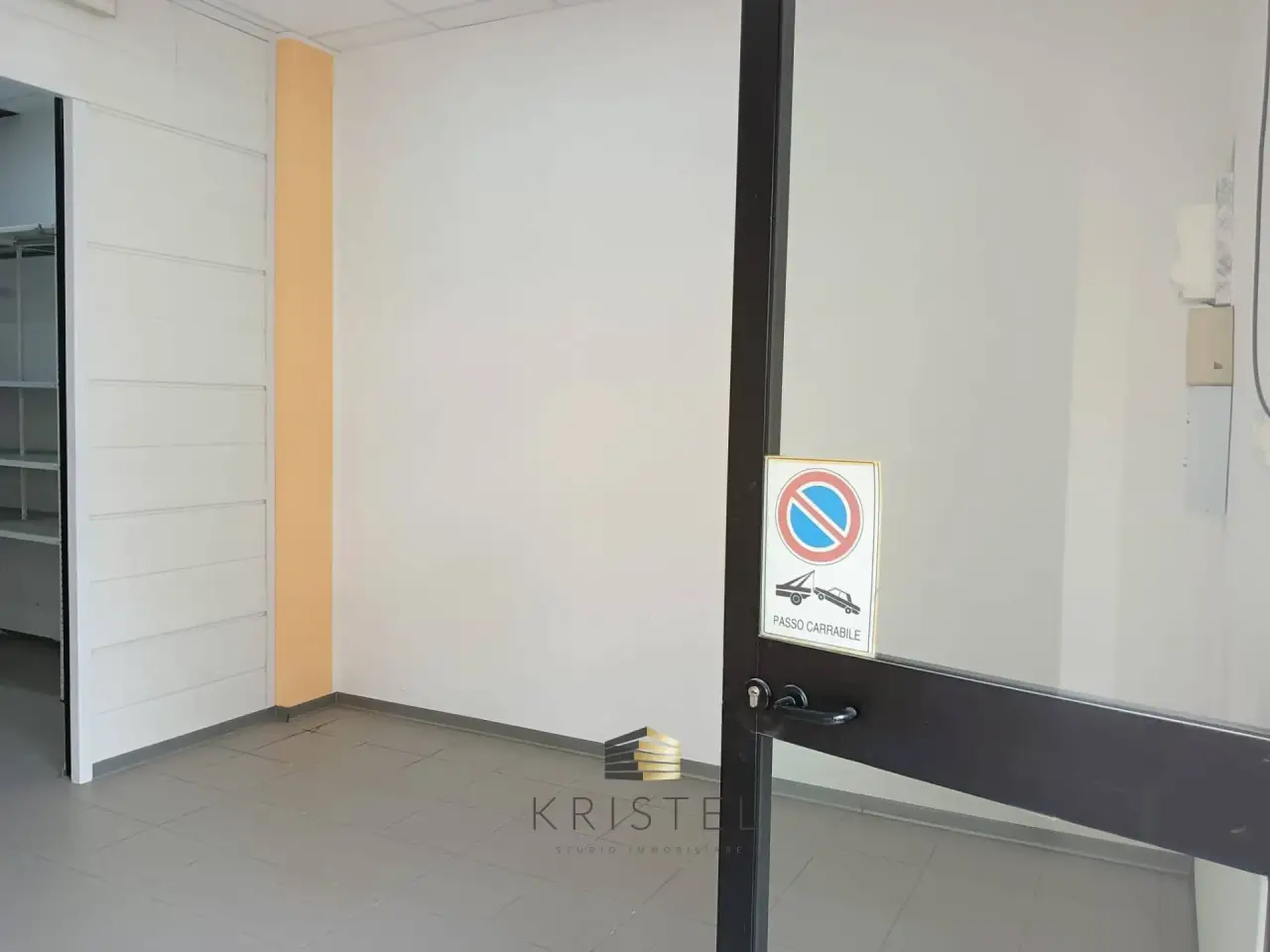 Negozio in Via del Circuito 261, Pescara, {3} - Foto 2