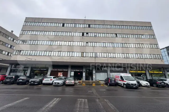 Ufficio in vendita, Via Volta  18, Corsico - Foto 1