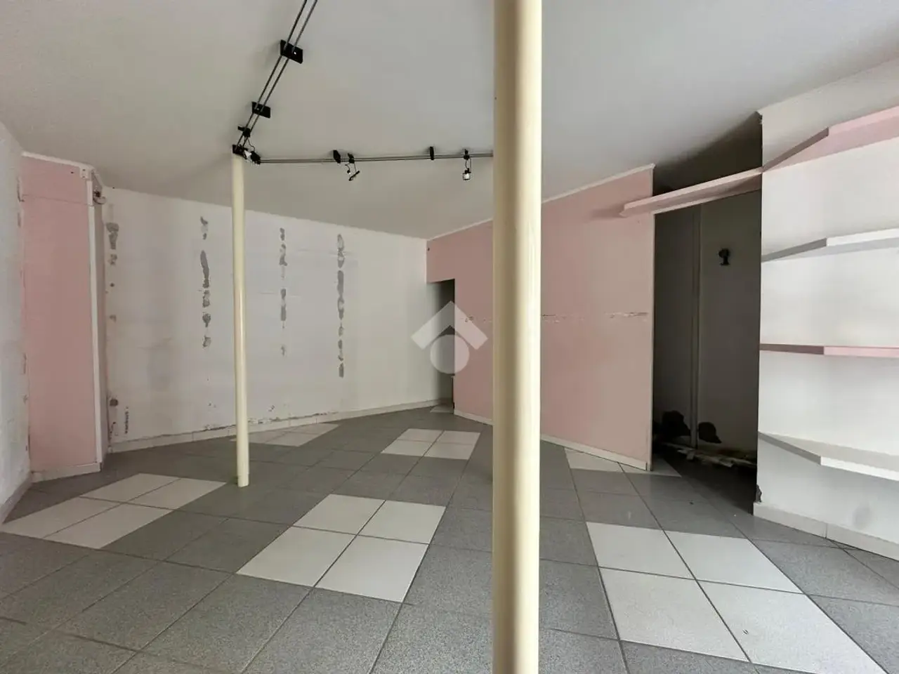 Negozio in Via Aurelio Saffi 8, Cerignola, {3} - Foto 2
