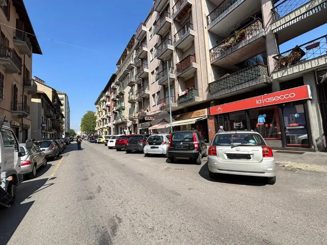 Negozio in Via Michele Antonio Vibò 42, Torino, {3} - Foto 1