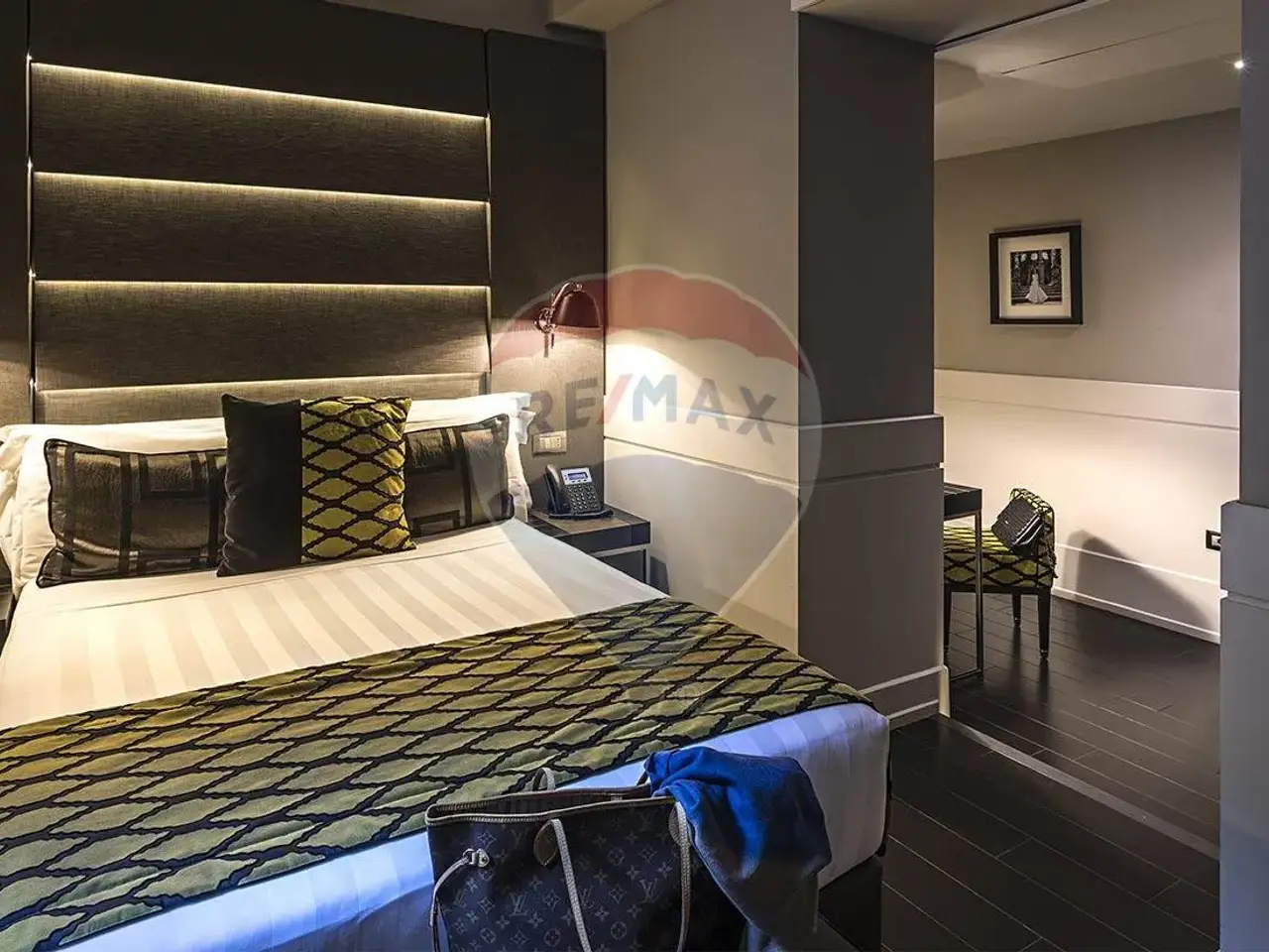 Albergo in , Torino, {3} - Foto 1