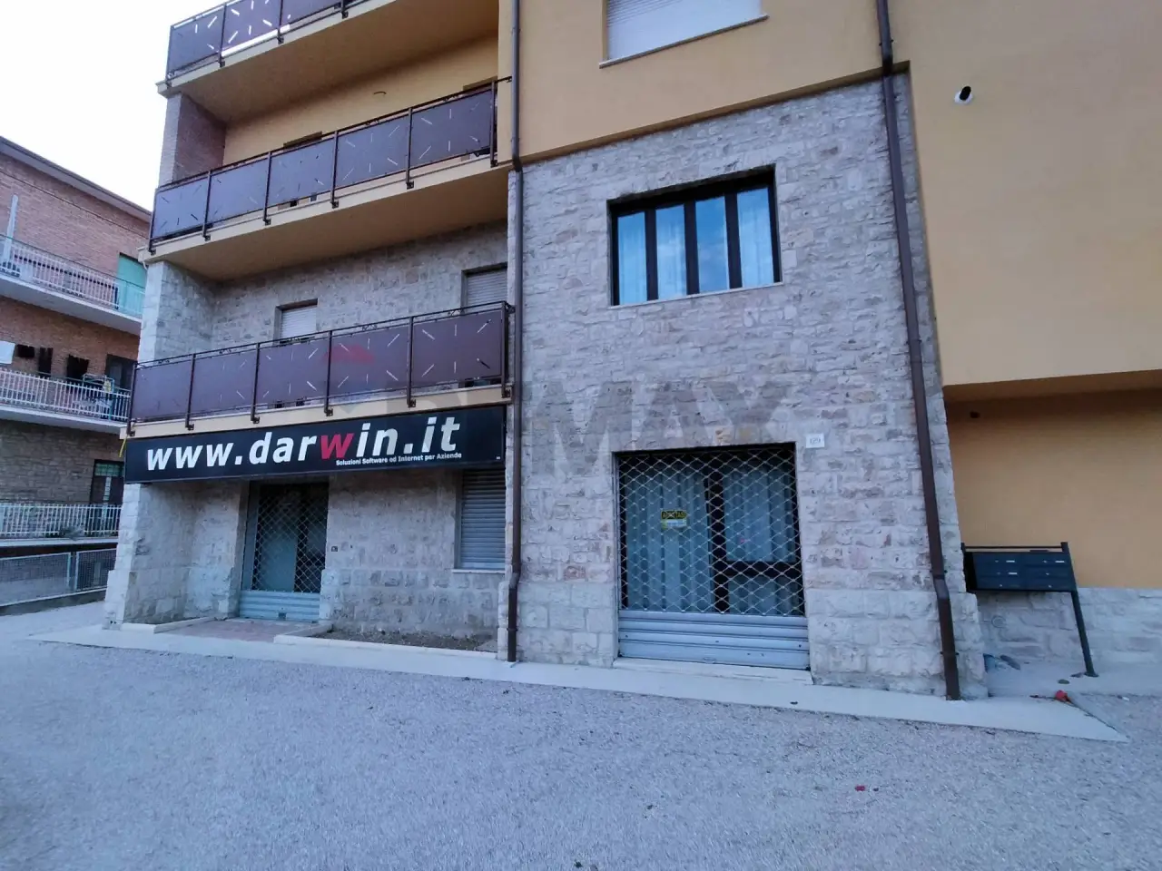 Ufficio in Via della Madonna Alta 129, Perugia, {3} - Foto 2