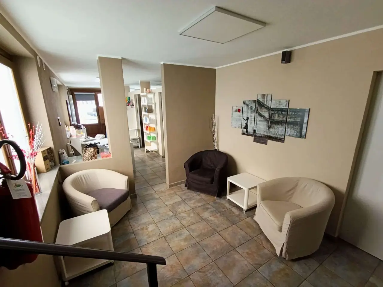 Palazzina commerciale in Via Menabreaz, Chatillon, {3} - Foto 1