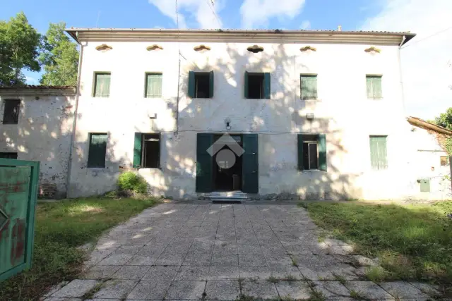 Villa in Piazza Europa, Chiarano - Foto 1