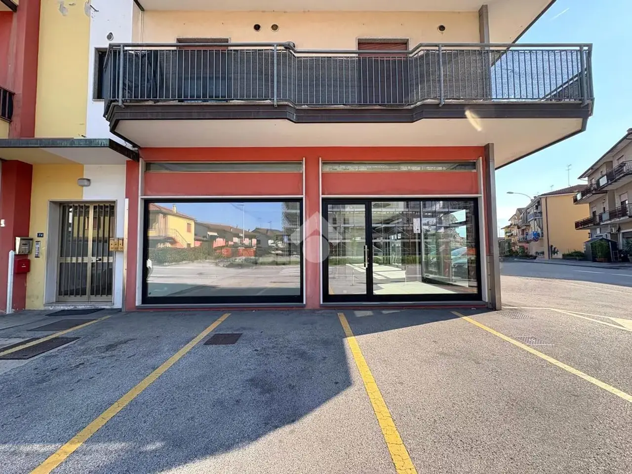 Negozio in Viale Italia 106, Creazzo, {3} - Foto 1