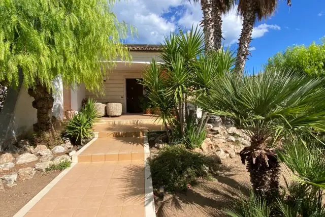 Villa in Via degli Aragonesi, Bisceglie - Foto 1