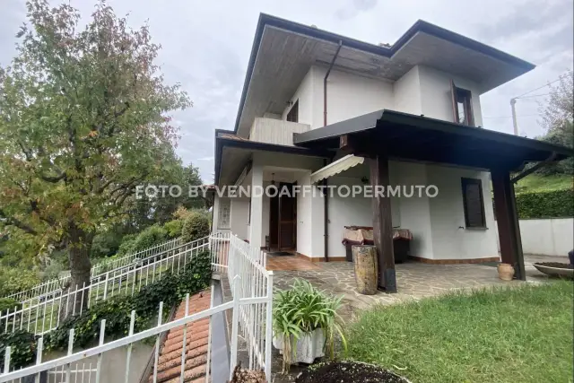 Villa in Via Dante Alighieri, Capriolo - Foto 1