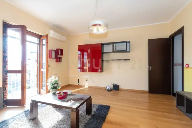 2-room flat in Via Milanese 57, Gravina di Catania - Photo 1