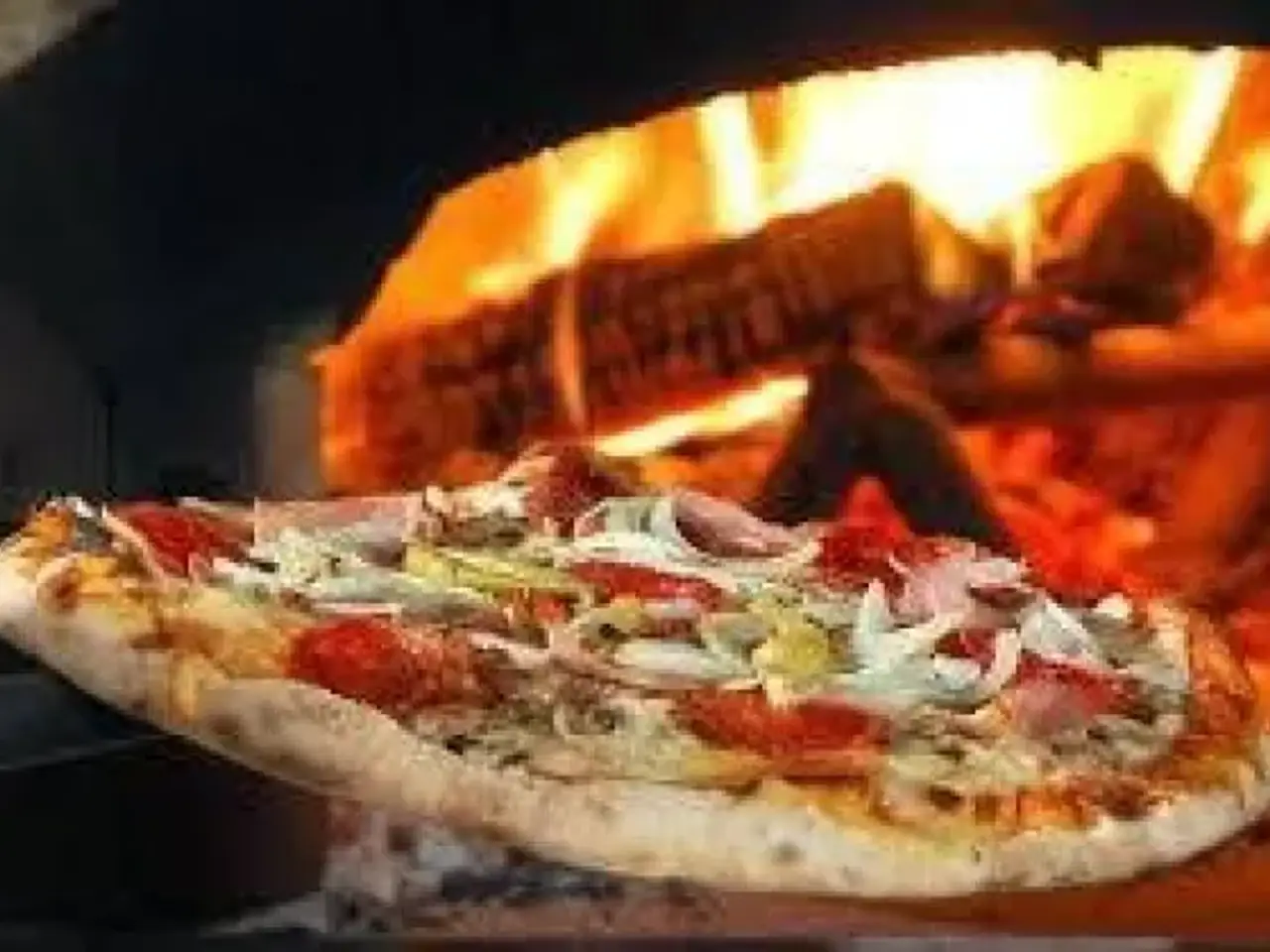 Pizzeria in Viale Giuseppe Giusti, Lucca, {3} - Foto 1