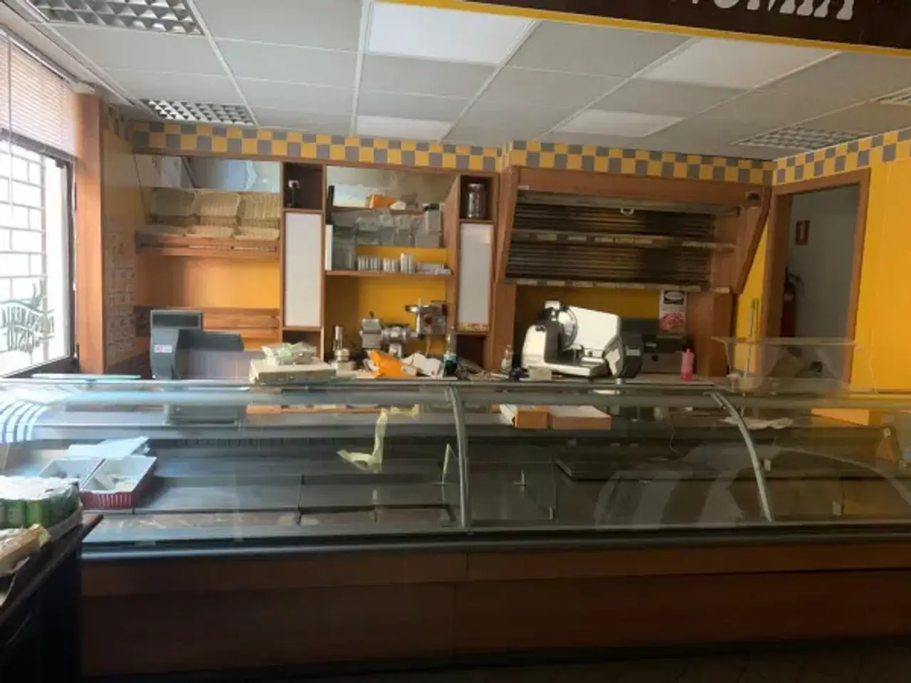 Negozio in Via San Corrado Confalonieri 21, Piacenza, {3} - Foto 1