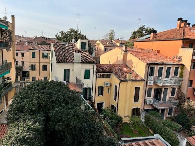 2-room flat in Via Cesare Battisti, Padova - Photo 1