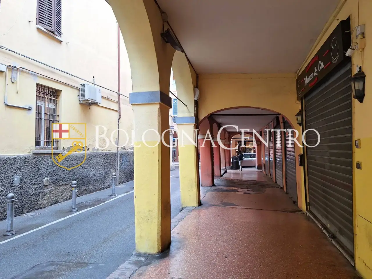 Esercizio commerciale in Via Broccaindosso, Bologna, {3} - Foto 2
