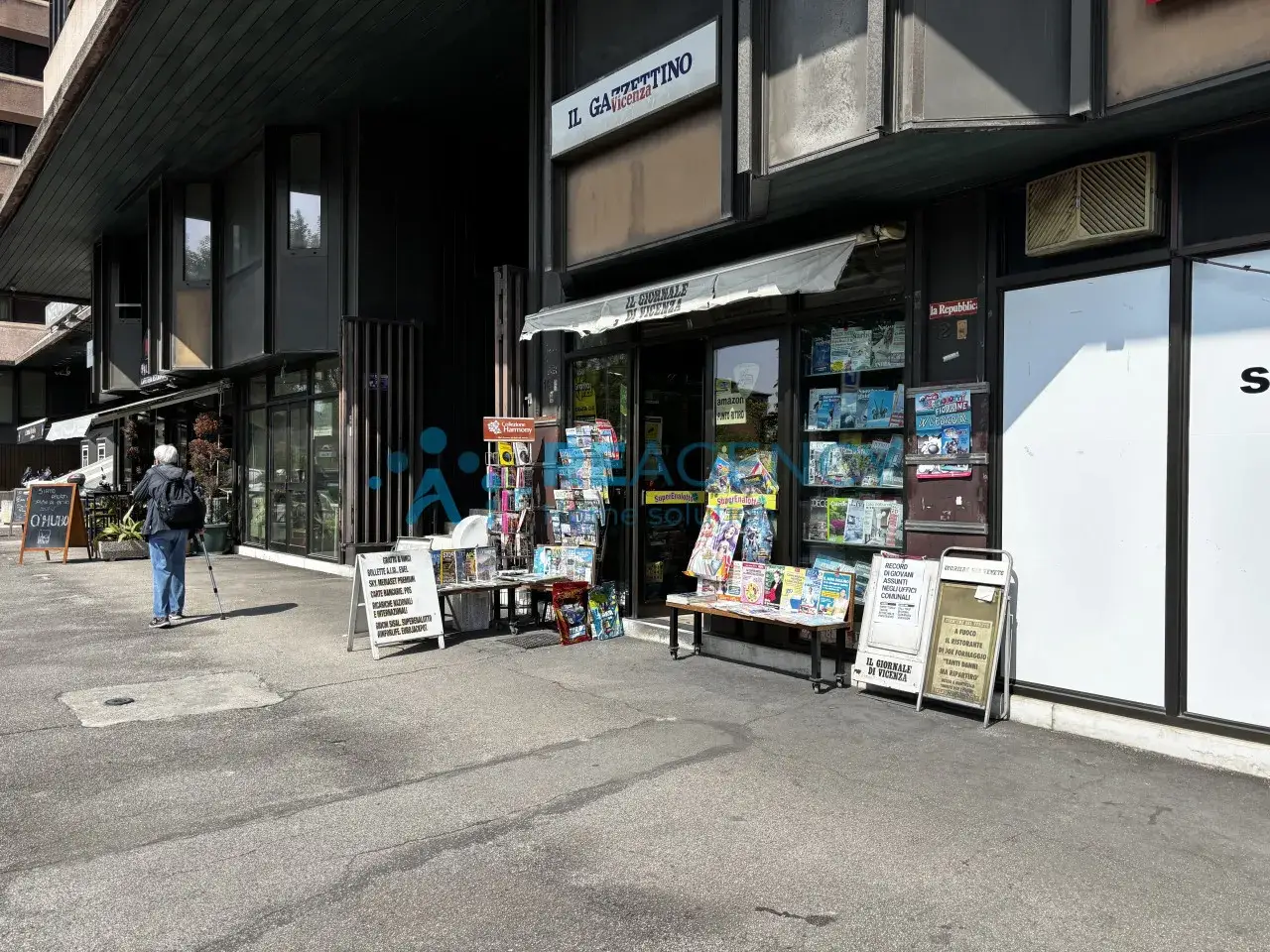 Edicola in Viale Battaglione Framarin, Vicenza, {3} - Foto 1