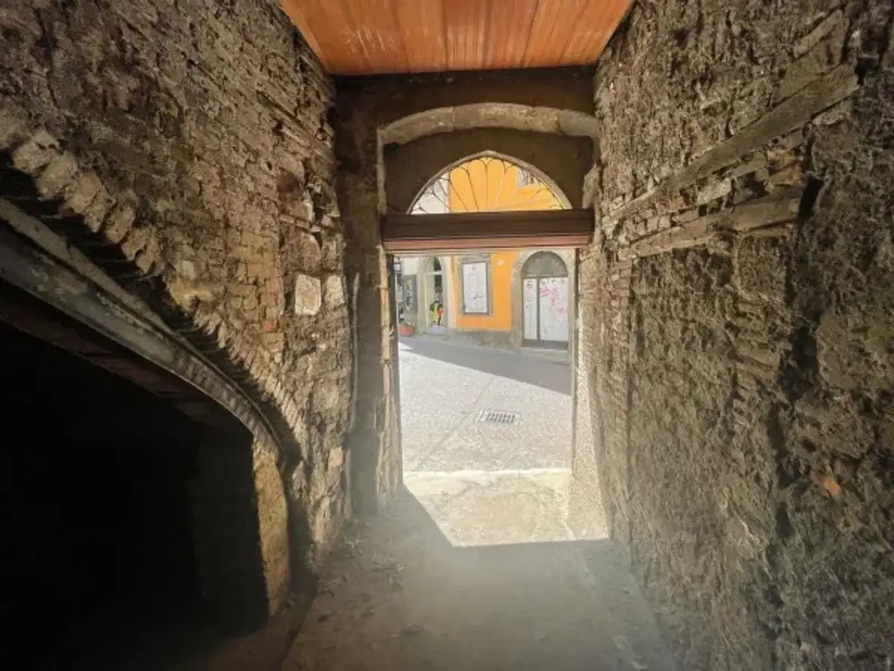Magazzino in Via Aurelio Saffi, Viterbo, {3} - Foto 2
