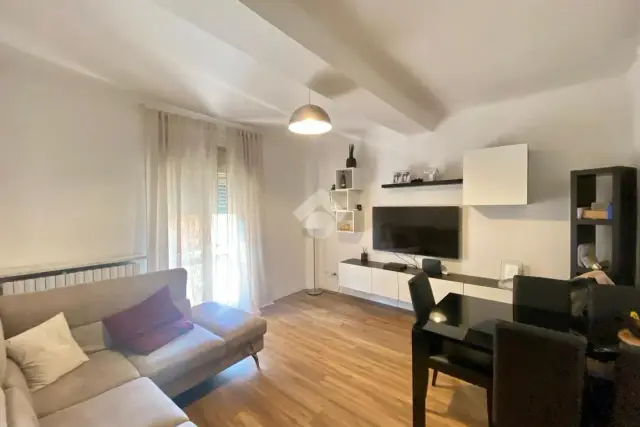 Dreizimmerwohnung in Via Solferino 19, Cantù - Foto 1