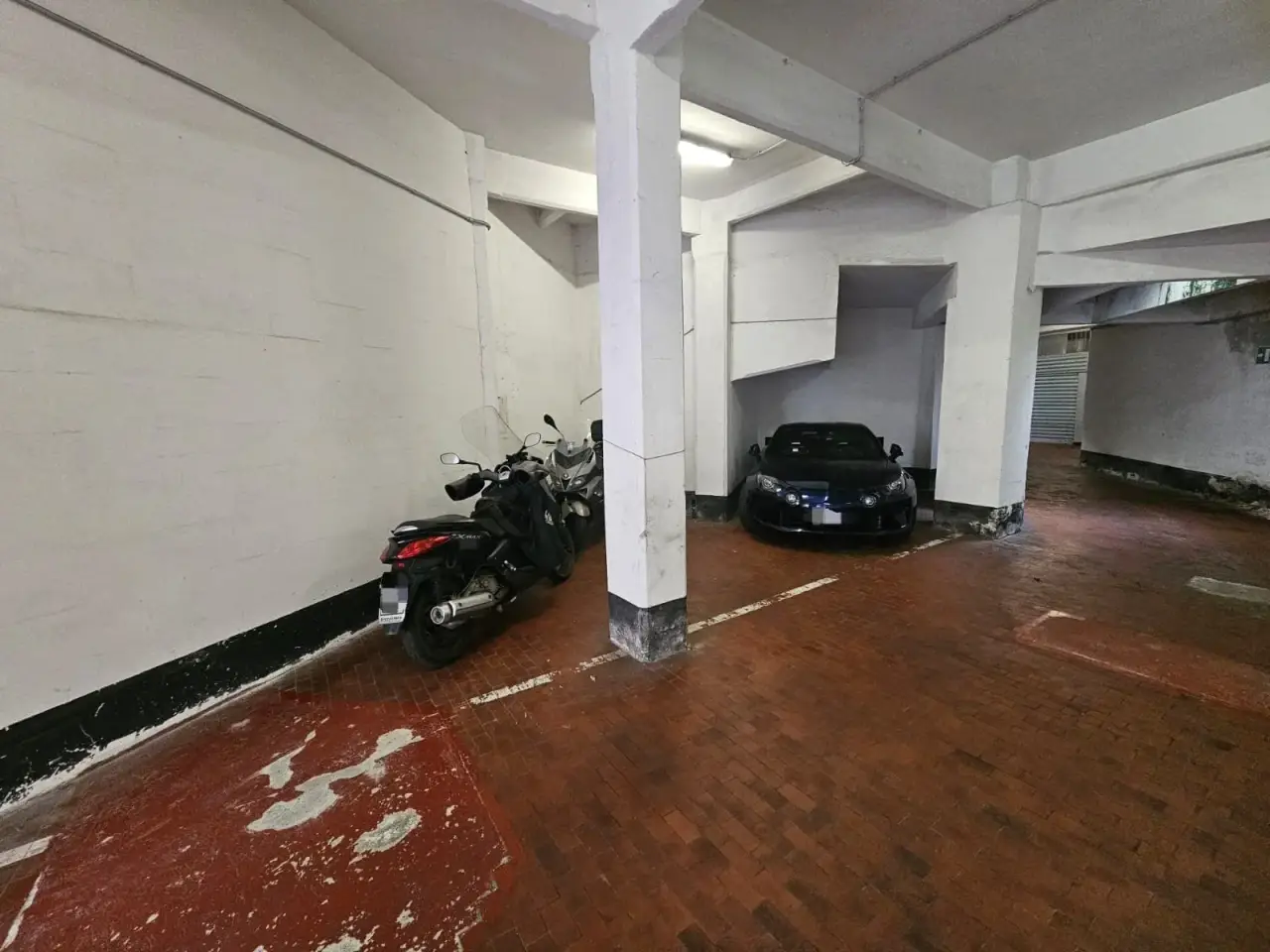 Parcheggio chiuso in Via Maurizio Sacchi 12, Genova, {3} - Foto 1