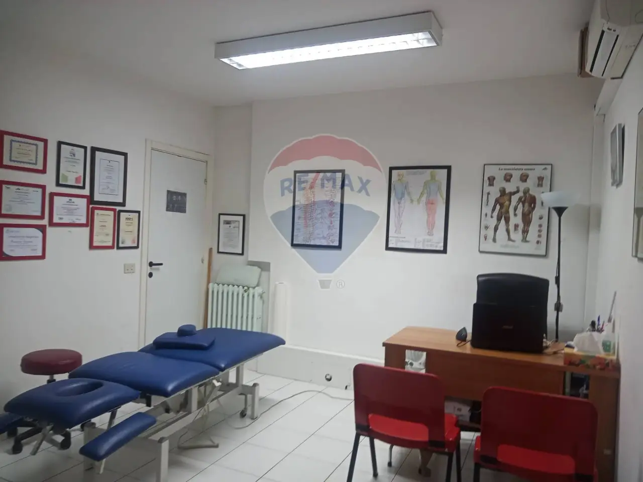 Ufficio in Via di Pietralacroce 21, Ancona, {3} - Foto 1
